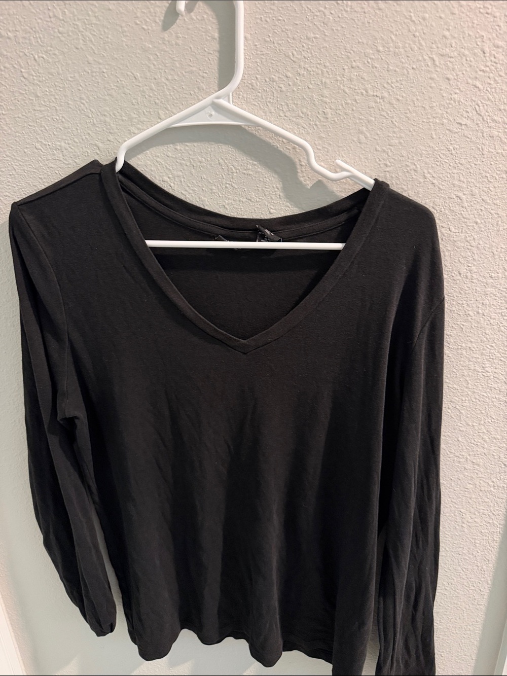 Jones & Co Classic Black V-Neck Long Sleeve Top